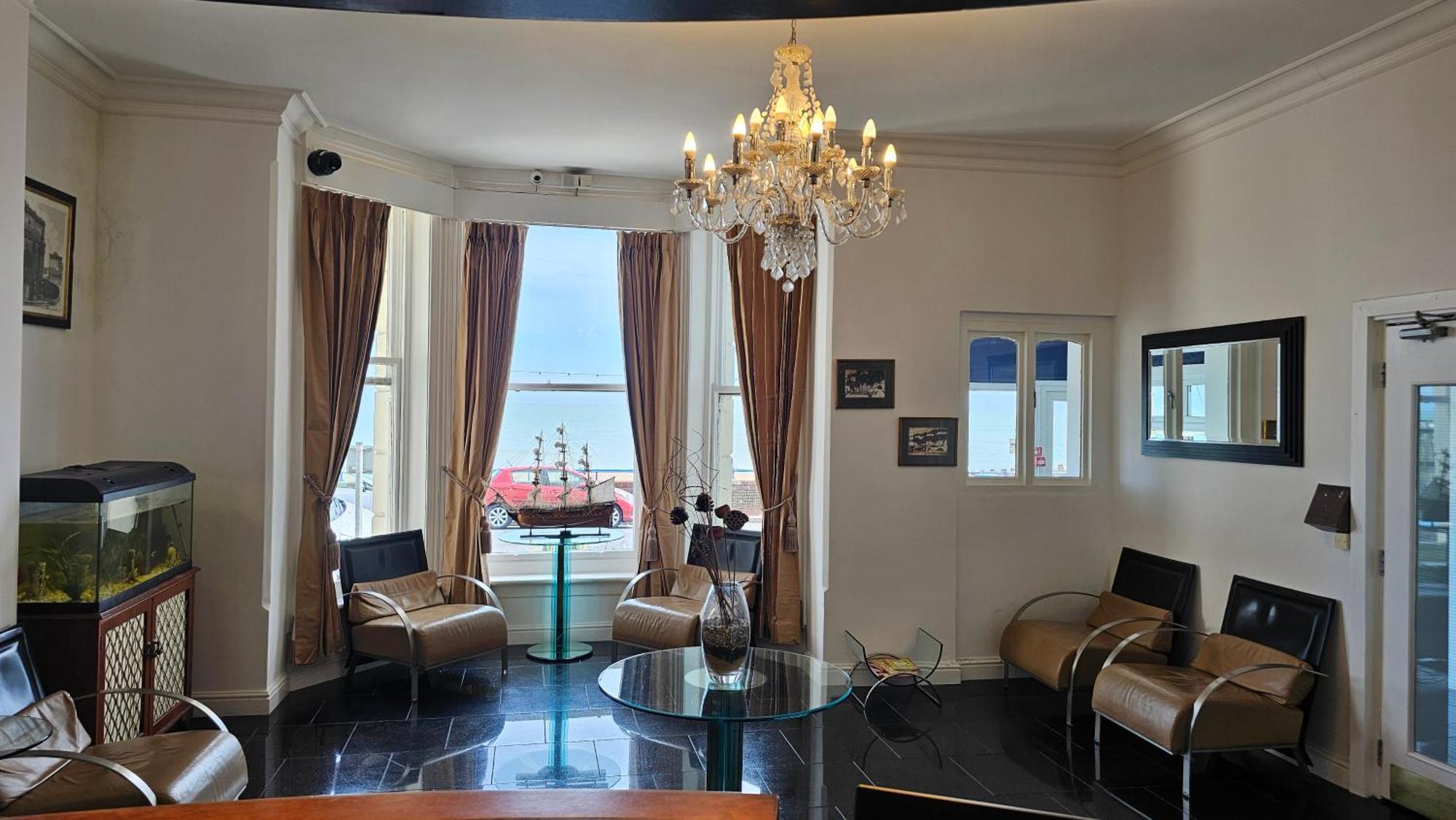 The Strand Hotel Истбурн Экстерьер фото