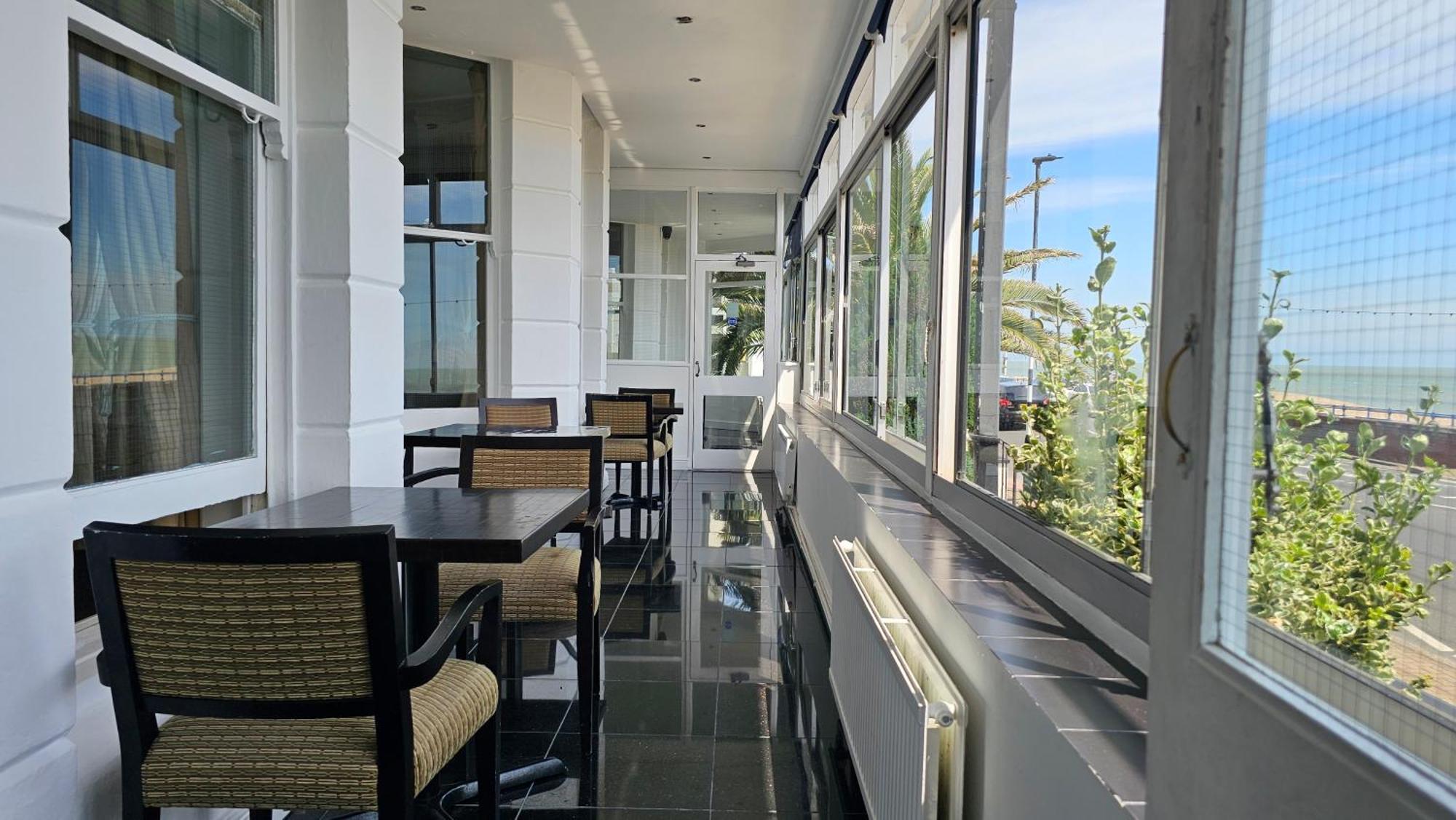 The Strand Hotel Истбурн Экстерьер фото