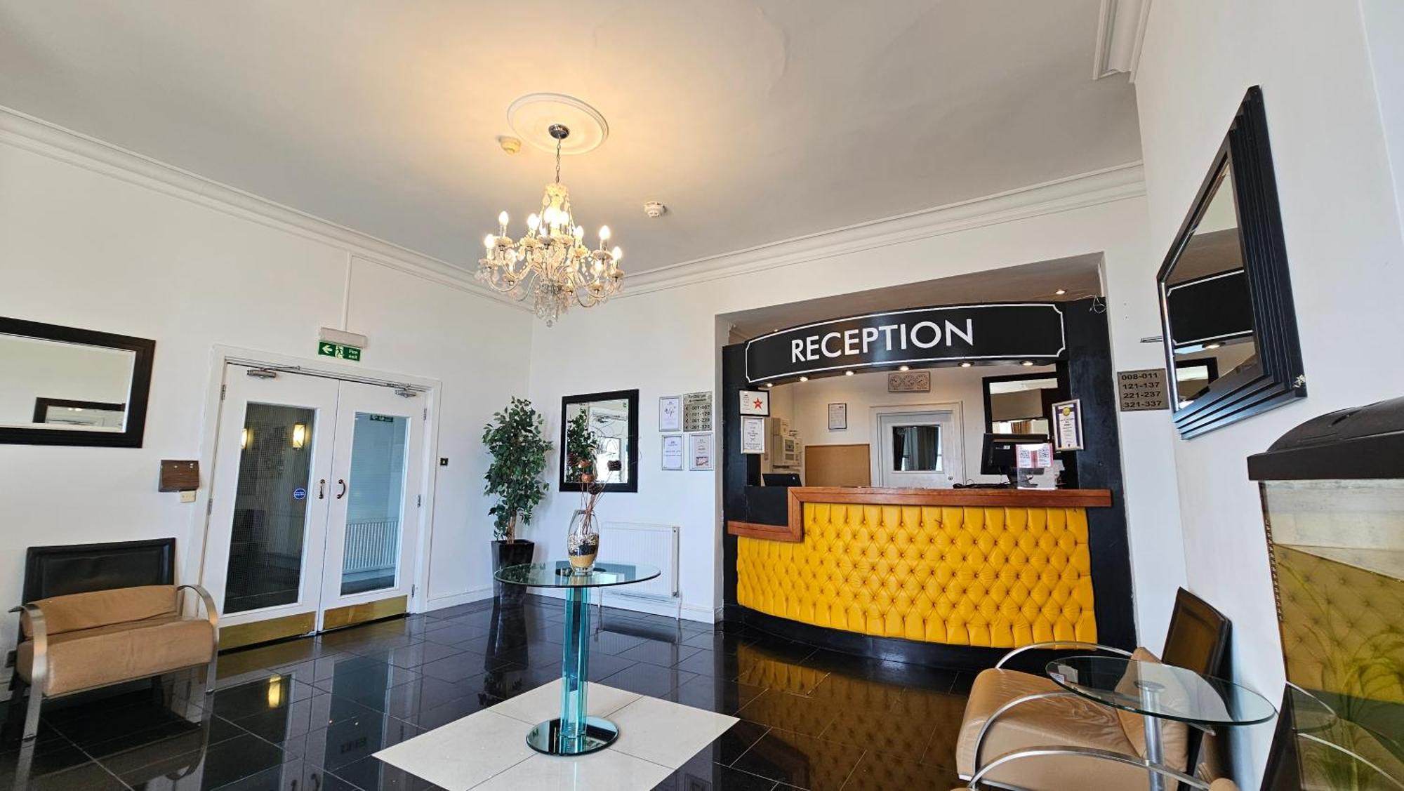 The Strand Hotel Истбурн Экстерьер фото